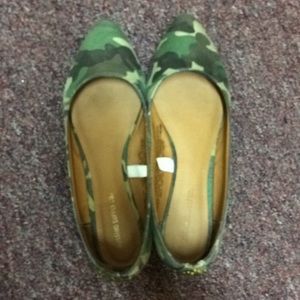 Camo flats